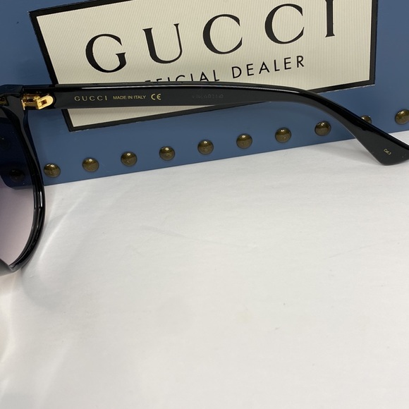 New- GUCCI GG0631S 001 round sunglass comes black frame with grey gradient le…